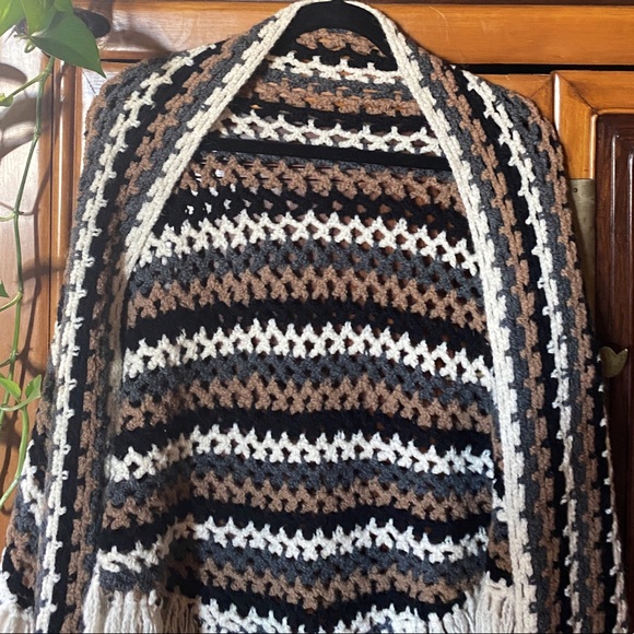 Vintage boho crochet shawl - Picture 3 of 6